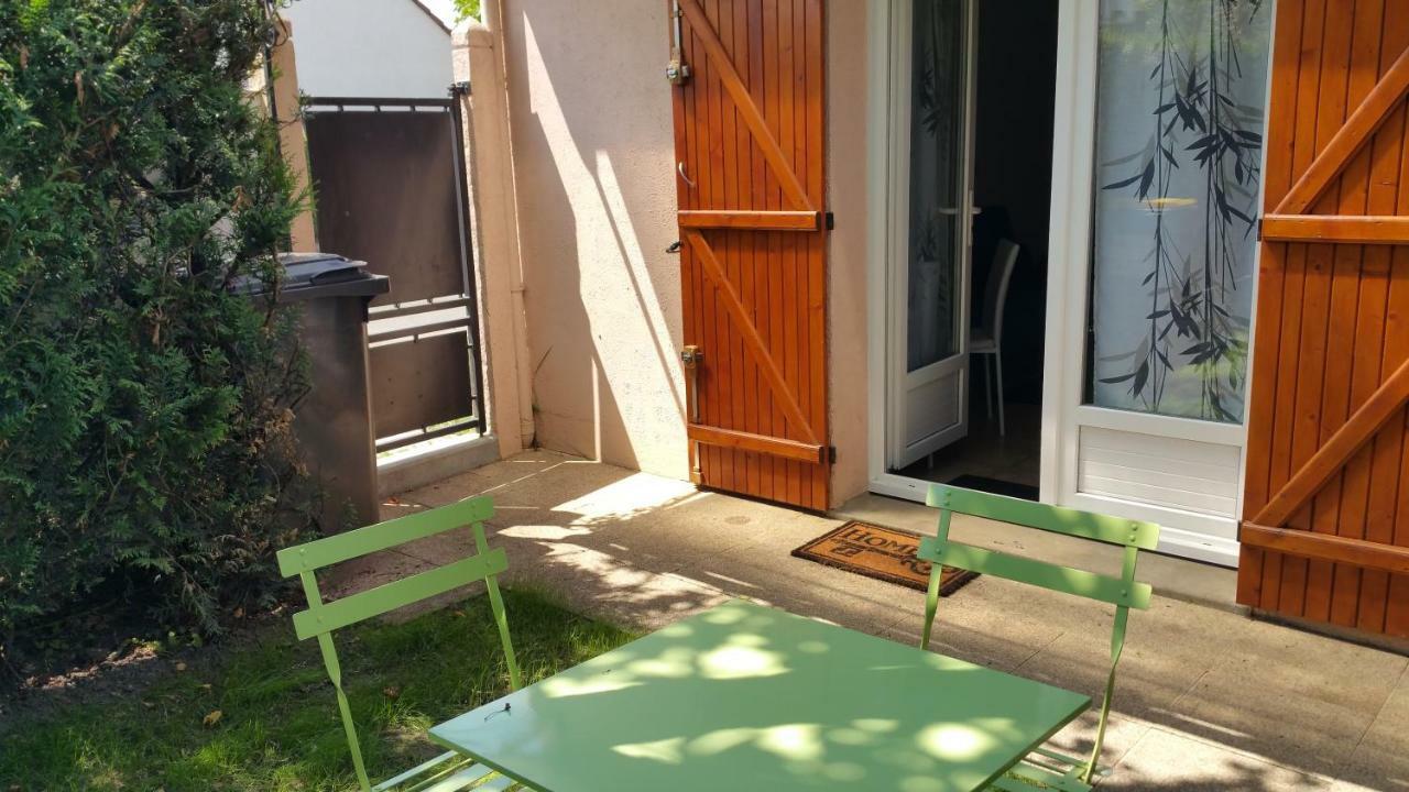 Le Mas des Loups Arpajon Extérieur photo